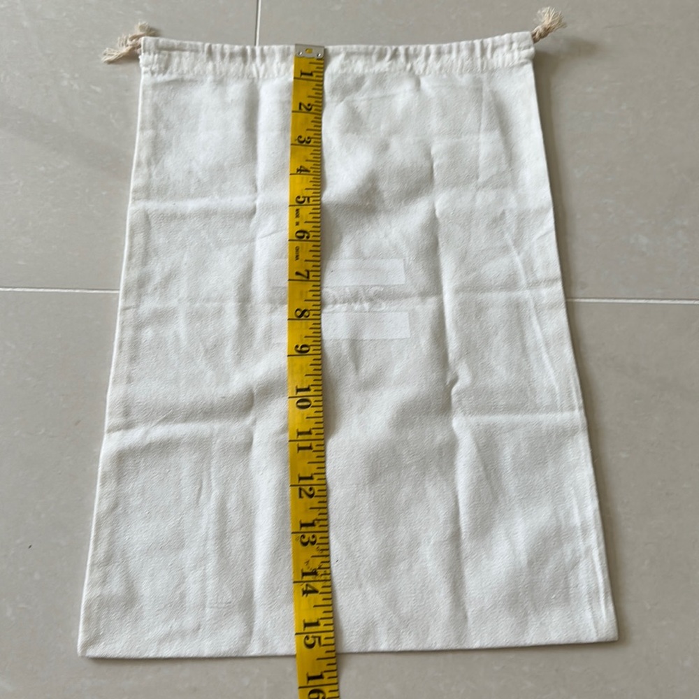 Toms dust bag